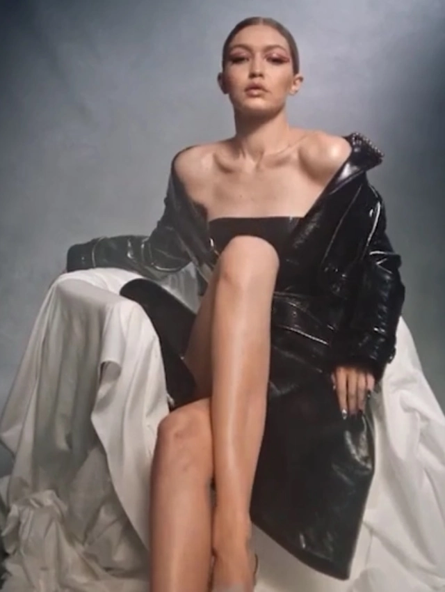 Gigi-Hadid-in-a-campain-for-Stuart-Weitzman-in-2017